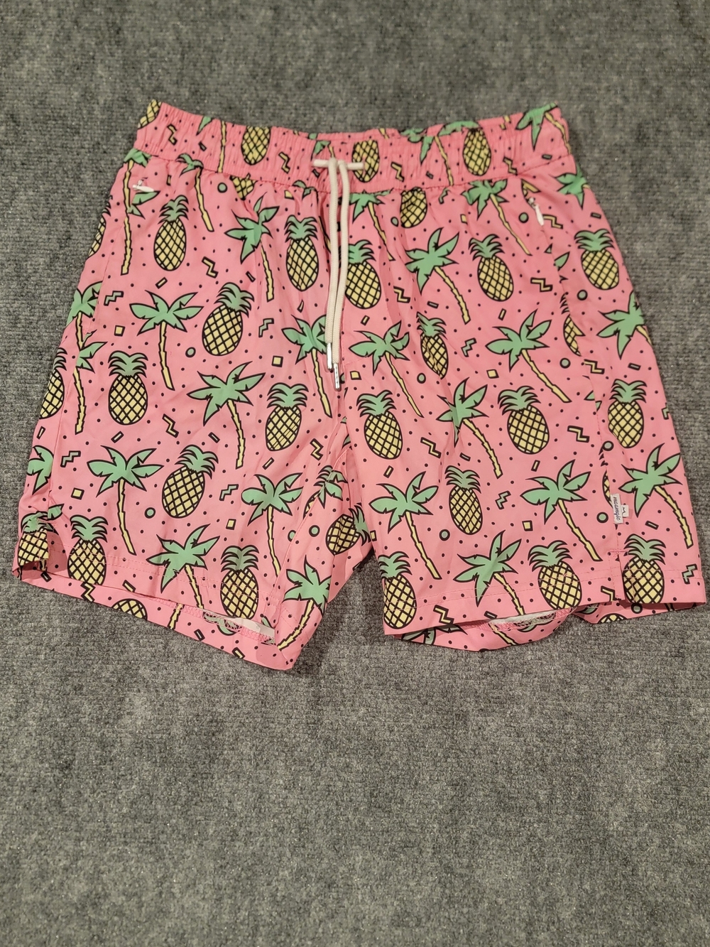 Maamgic Pink Pineapple Print Men’s Swim Shorts Medium EUC